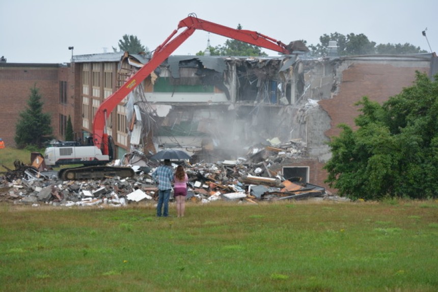 4 City Council Notes:  City may expropriate land for Memorial Park