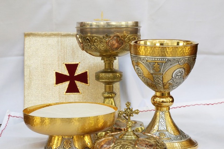 Man on meth steal 300 y/o chalice from church