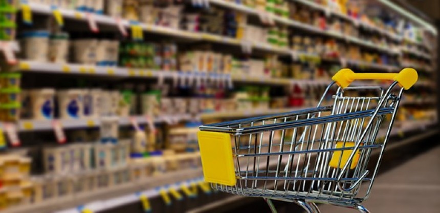 Suspect steals wallet from unattended cart