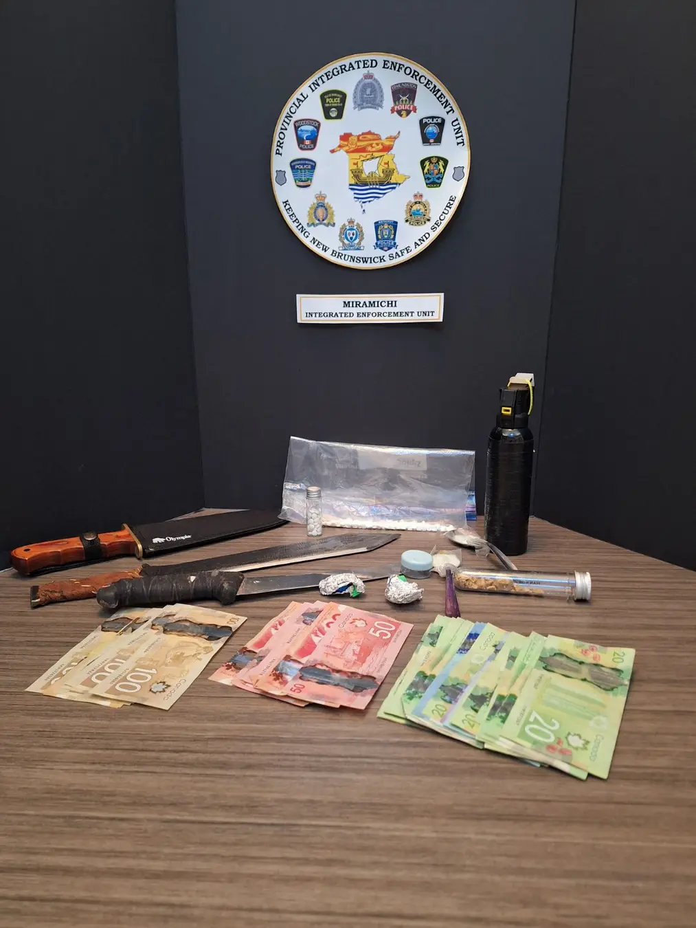 Residents of Sunnyside Ave witness bust, Police announce arrests