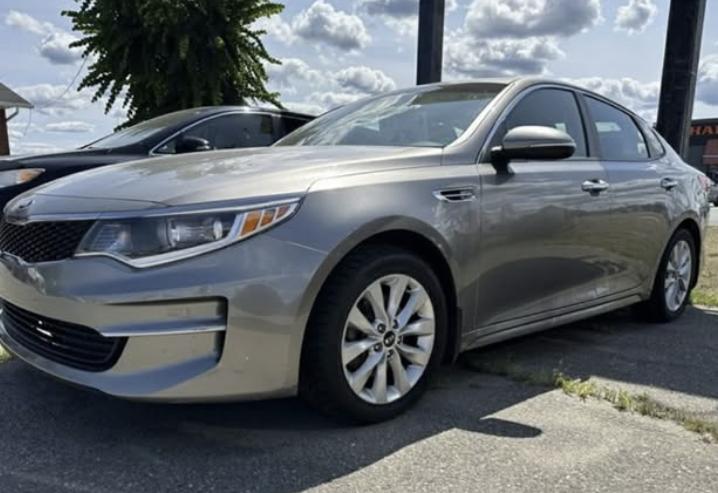 Police  seek car stolen from Cedar Street