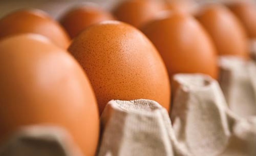 Inmate assaults guards with eggs, apple