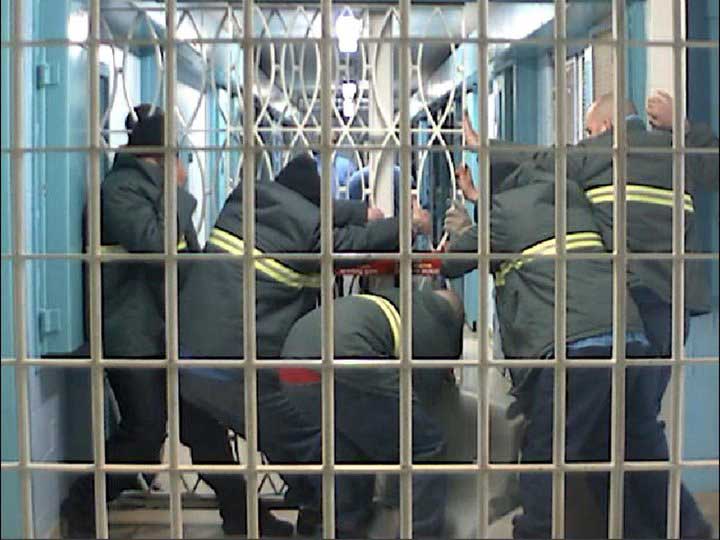 Prison Video:  sneak attack with shank